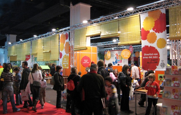 Estand, stand, saló infància 2007, Barcelona, inspiració mediterrània, inspiración mediterránea, mediterranean style, reciclatge materials, reciclaje de materiales, recycling of materials, reusing materials