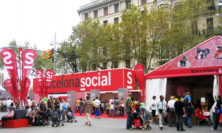 Estand, stand, Ciutat de les Persones 2008, Barcelona, banderes, banderas, flags