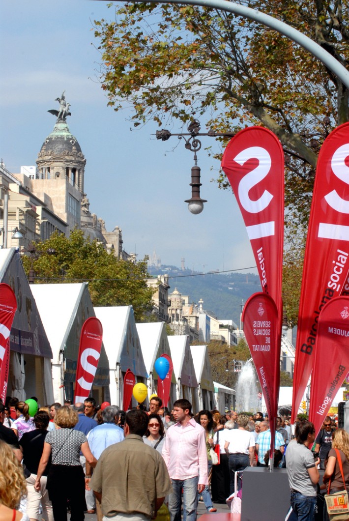 Estand, stand, Ciutat de les Persones 2008, Barcelona, banderes, banderas, flags