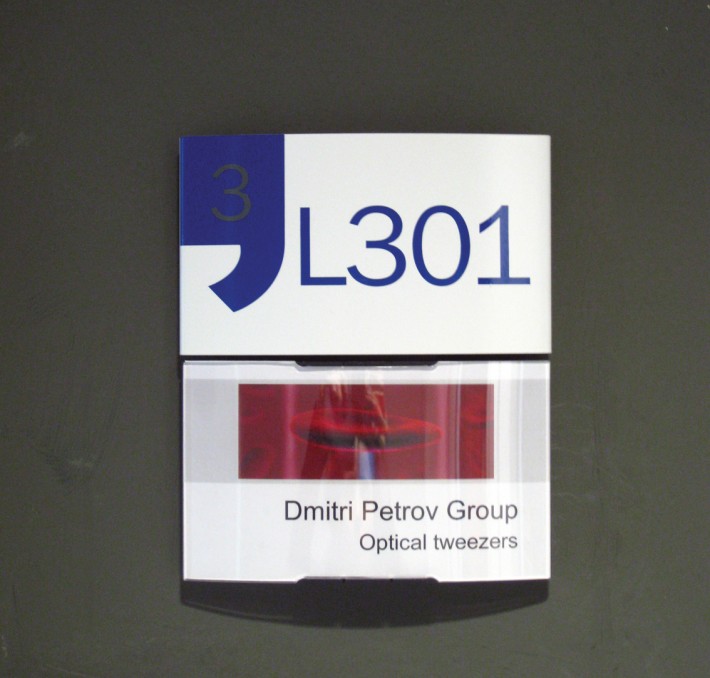 ICFO, The Institute of photonics science, retolació, senyalització, rotulación, signage