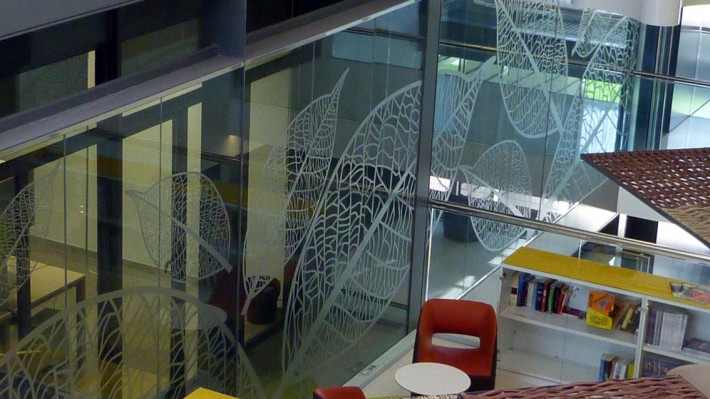 ICFO, The Institute of photonics science, retolació, senyalització, rotulación, signage