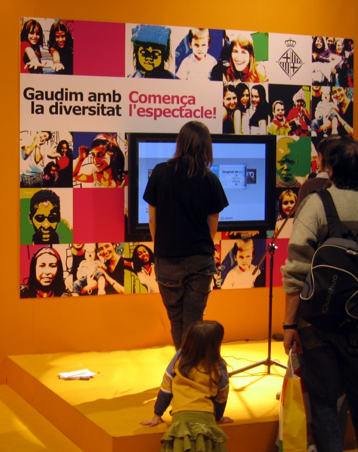 Estand, stand, saló infància 2006, Barcelona, reciclatge materials, reciclaje de materiales, recycling of materials, reusing materials