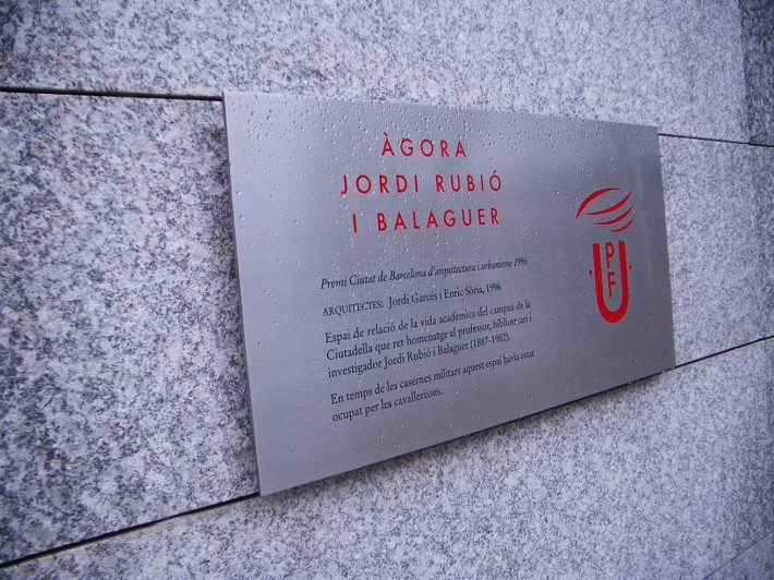 UPF, Universitat Pompeu Fabra, Barcelona, 2010, retolació, rotulación, signage